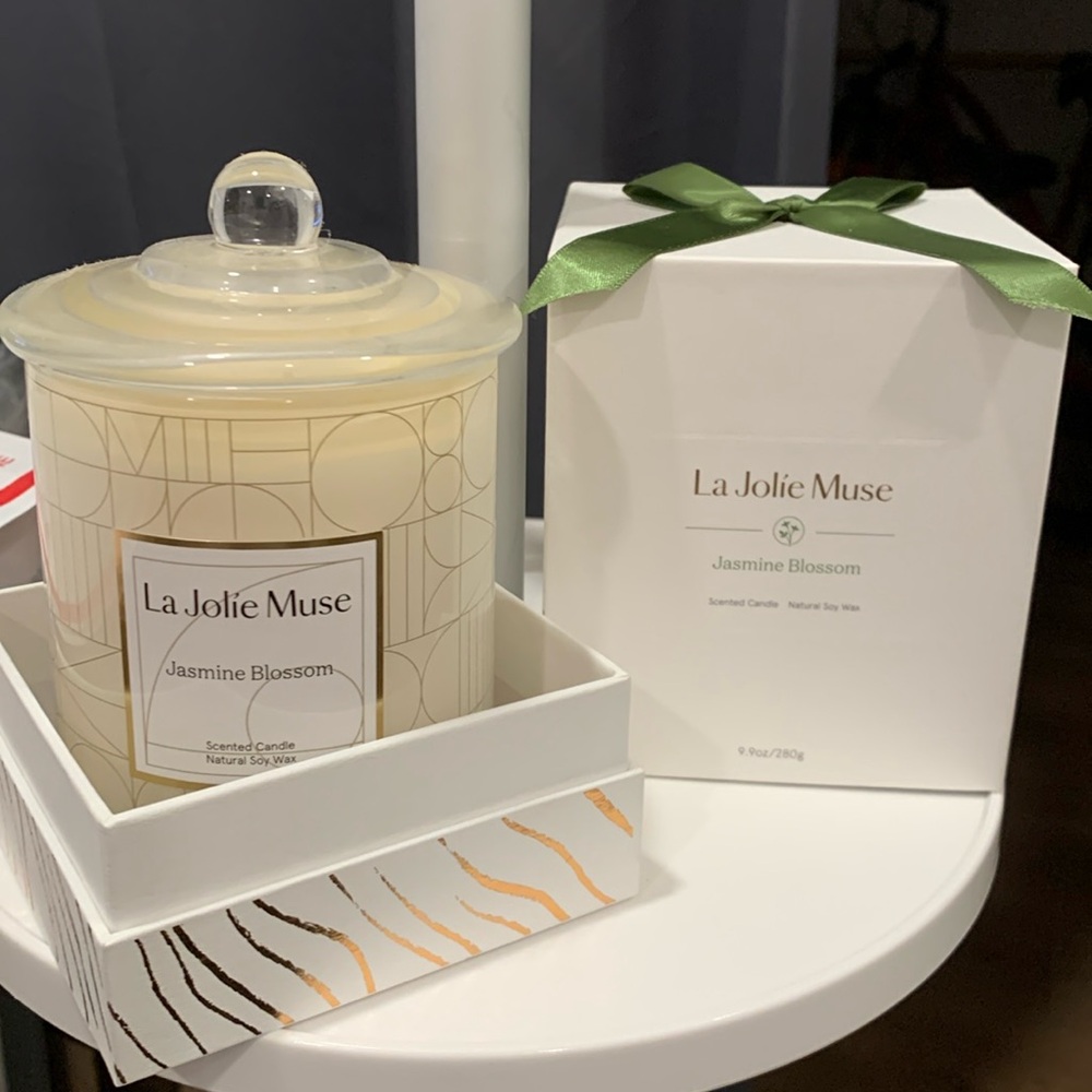La jolie muse jasmine blossom scented candle